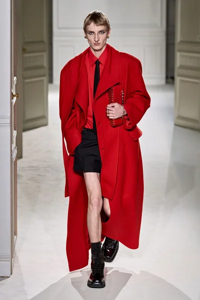 Look 30